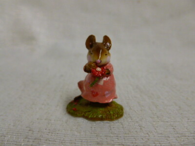 Wee Forest Folk Loves Me Limited Edition M-233 Mouse Valentines Heart Retired