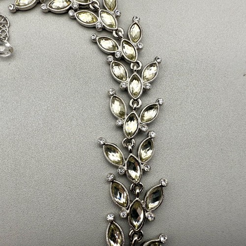 1928 Necklace Womens Gold Tone Vine Leaf Crystal Collar Elegant Classy 15 Inch - Picture 5 of 8