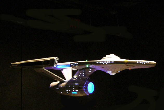 STAR TREKエンタープライズ　NCC-1701 USSエンタープライズ (NCC-1701) クロスセクション [2691 x 1328