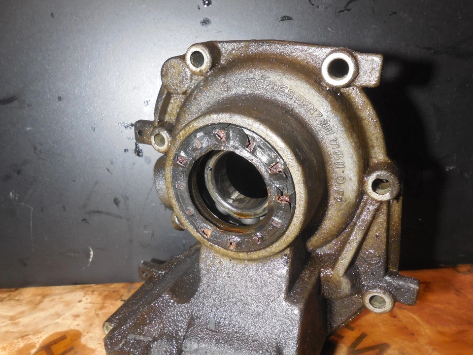 Carcasa trasera de engranaje de transmisión R 1072710501 722.313 86-89 Mercedes Benz 560SL Foto 2 de 4