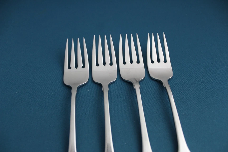 4 tenedores de ensalada Oneida CUBO COLONIAL AMERICANO acero inoxidable satinado 6 5/8" Foto 3 de 4