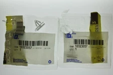 2 Genuine GM OE Rocker Moulding Clip Retainer Fastener 10323057