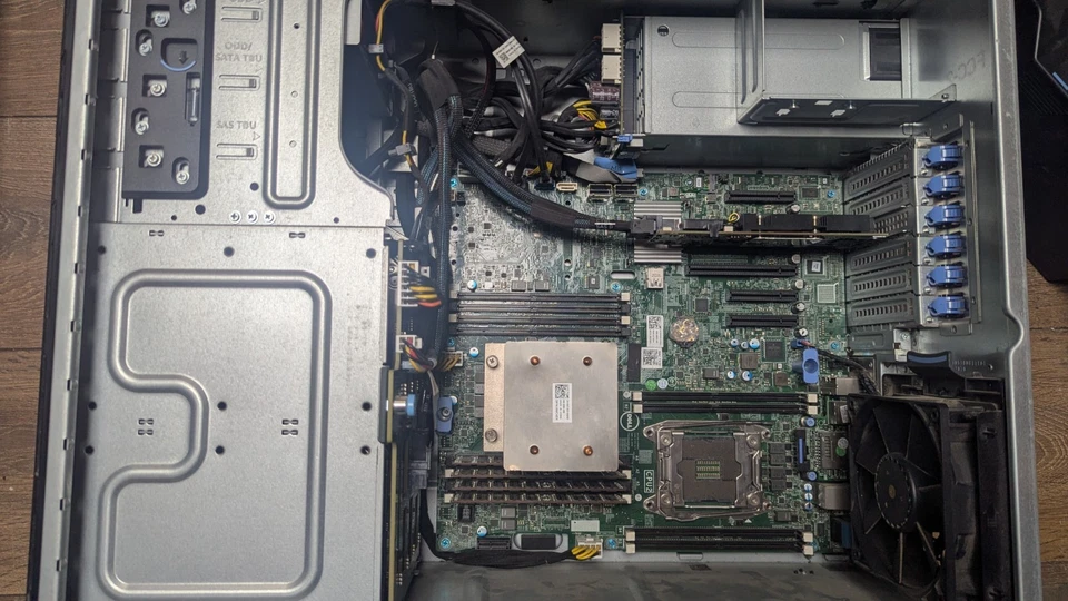 Dell PowerEdge T430 - Xeon® Processor E5-2699 v3 | 64GB RAM | 7TB SAS - Image 4 of 4