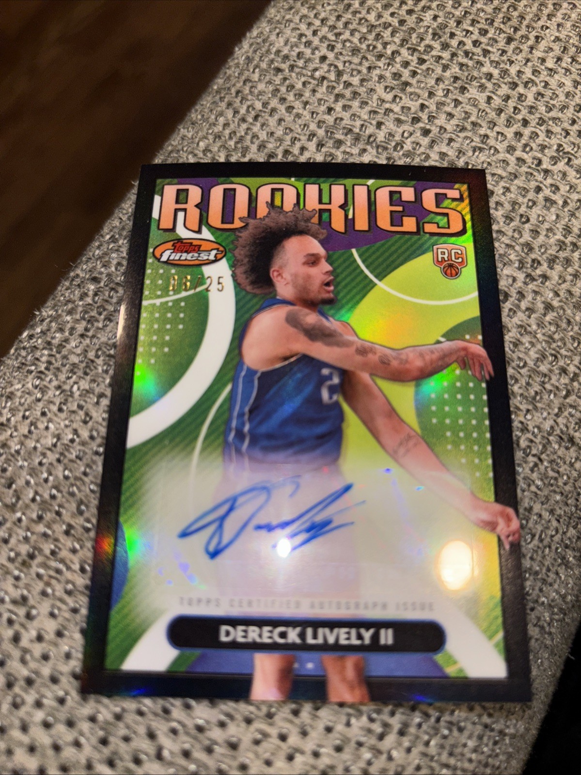 2023-24 Topps Finest - Rookies Auto Dereck Lively #RFA-DLII Black Refractor /25