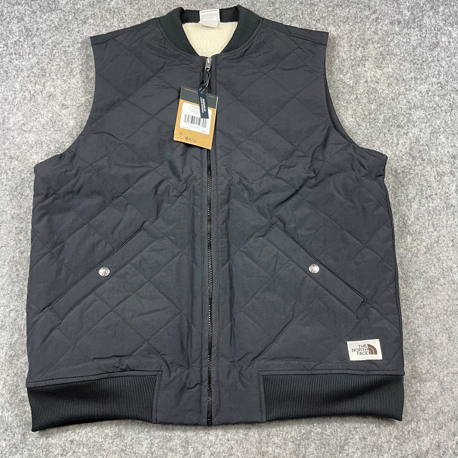 North Face Cuchillo Insulated Vest Mens Medium Black Sherpa Lined NEW
Opens in a new window or tab