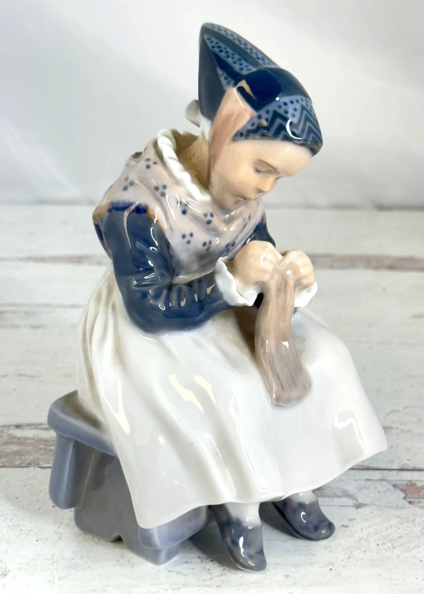 編み物をするアマー島の少女　＃1314　No.7　★ロイヤルコペンハーゲン 25+ royal copenhagen 1314 for sale | Updated Oct 2026