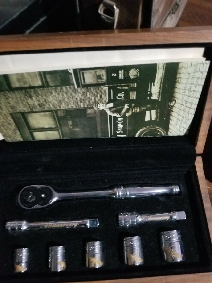 Snap-on 70th Anniversary 24K Gold 8pc Collectors Ratchet/Socket