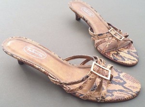 narrow thong sandals