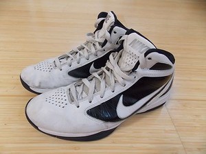 nike basketball shoes size 7.5