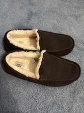 Men s Ugg Ascot Slippers Size 9 BROWN
