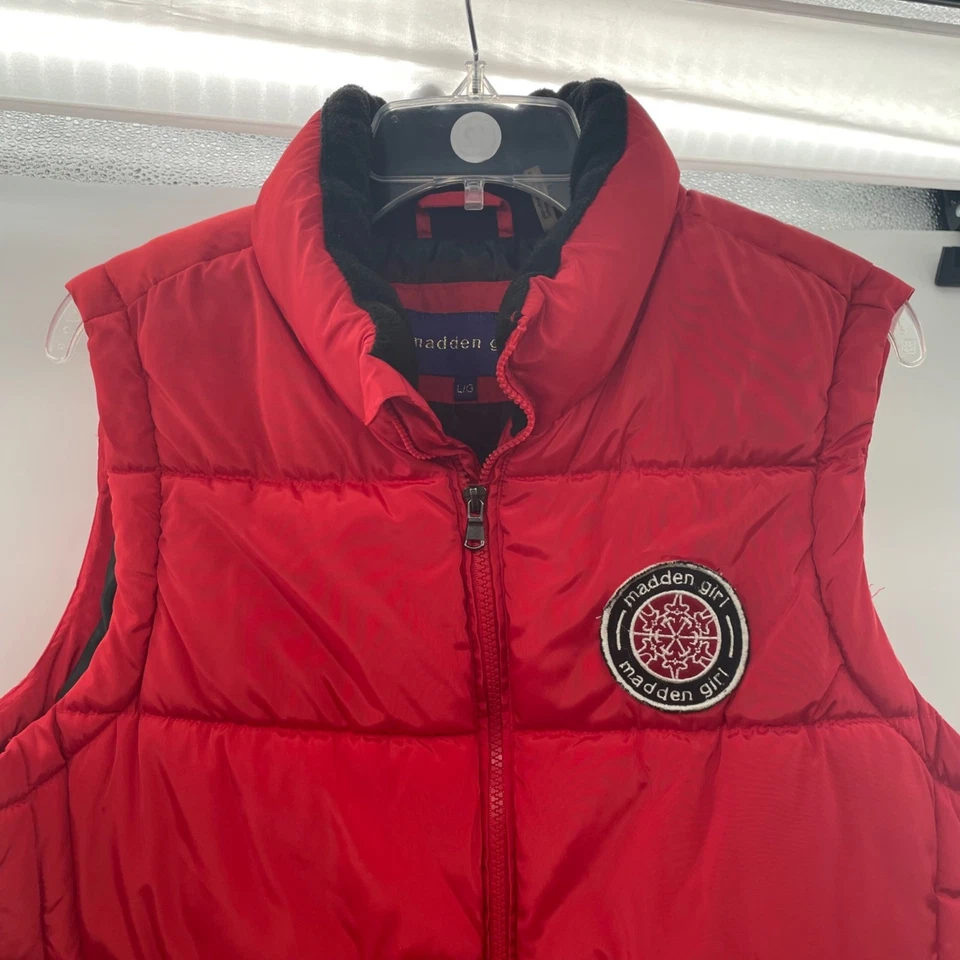 Madden Girl Women's Quilted Vest Logo Patch Red/Multi Size Large Pockets - Image 2 of 4