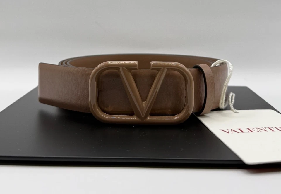 Женский пояс Valentino Garavani Tone-On-Tone VLogo — тон Poudre — сделано в Италии - Изображение 2 из 4