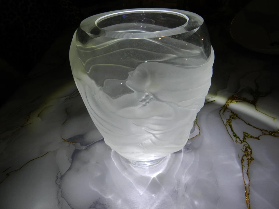 Rare vase cristal Art Nouveau décor de femme drapée signé ... France / LALIQUE ? - Photo 2/4