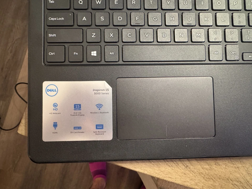 Dell Inspiron 15 3000 15,6 pulgadas, 1 TB, Intel Core i3 5.ª generación, 2,1 GHz, 4 GB **LEER** Foto 4 de 4