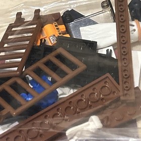 LEGO Movie set 70818 Double Decker Couch with Sealed Bags Manual Open Box