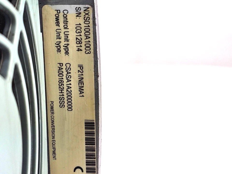 Unidad de CA de frecuencia variable Honeywell NXS0100A1003 10 HP, 3P, 408-528VAC, 16A Foto 3 de 4