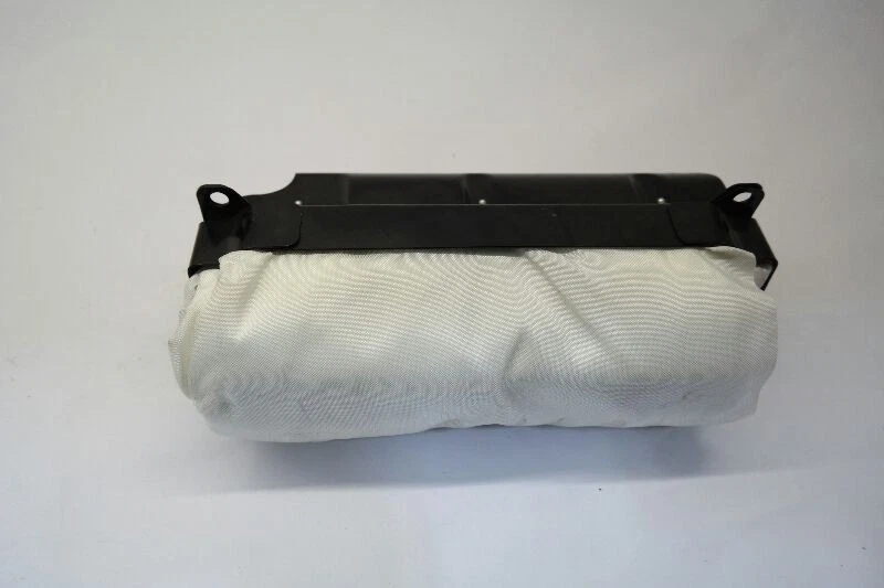 04-08 Chevrolet Malibu RH Right Dash Air Bag Classic Style Emblem In Grille  - Imagem 4 de 4