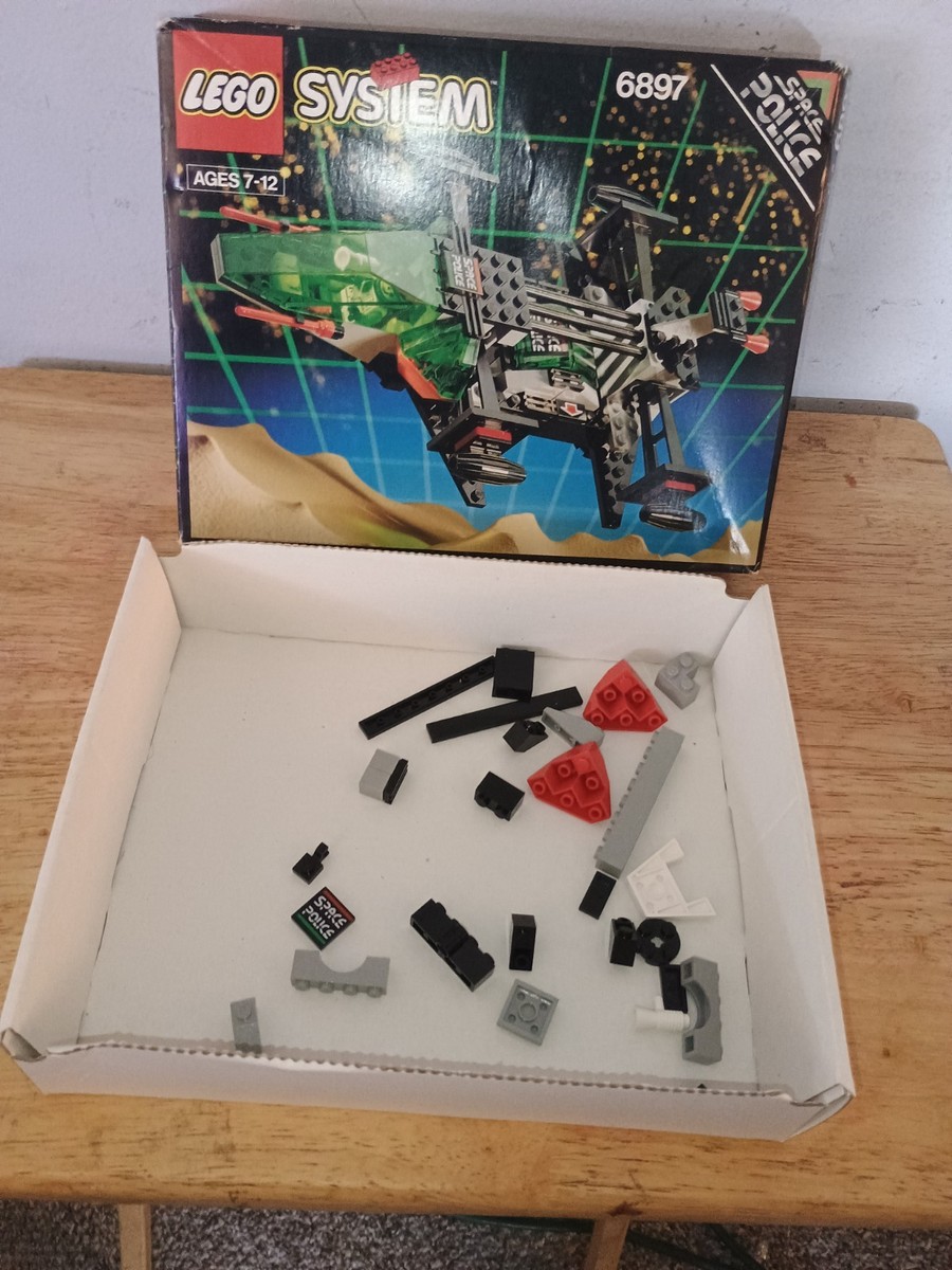 LEGO SYSTEM 6897 SPACE POLICE REBEL HUNTER BOX w/ few Pieces 1992