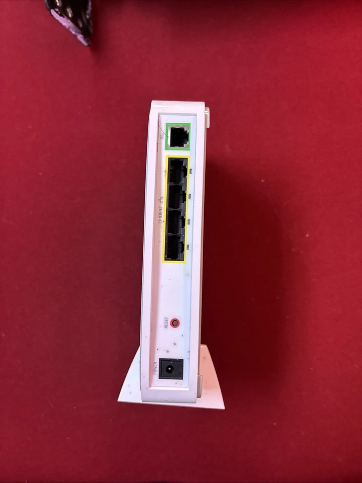 2Wire 2701HG-B AT&T 54 Mbps 4-Port 10/100 Wireless-G Router w/Adapter - Image 3 of 4