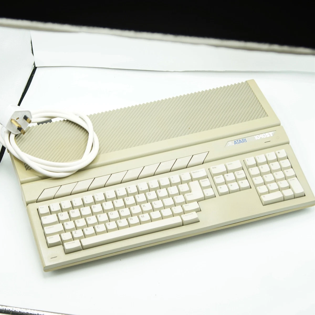 Preços baixos em Atari 1040ST Computadores e mainframe Antigos | eBay