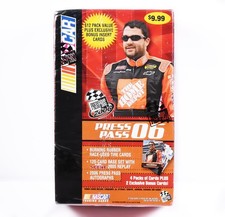 2011 Press Pass FanFare Racing 37