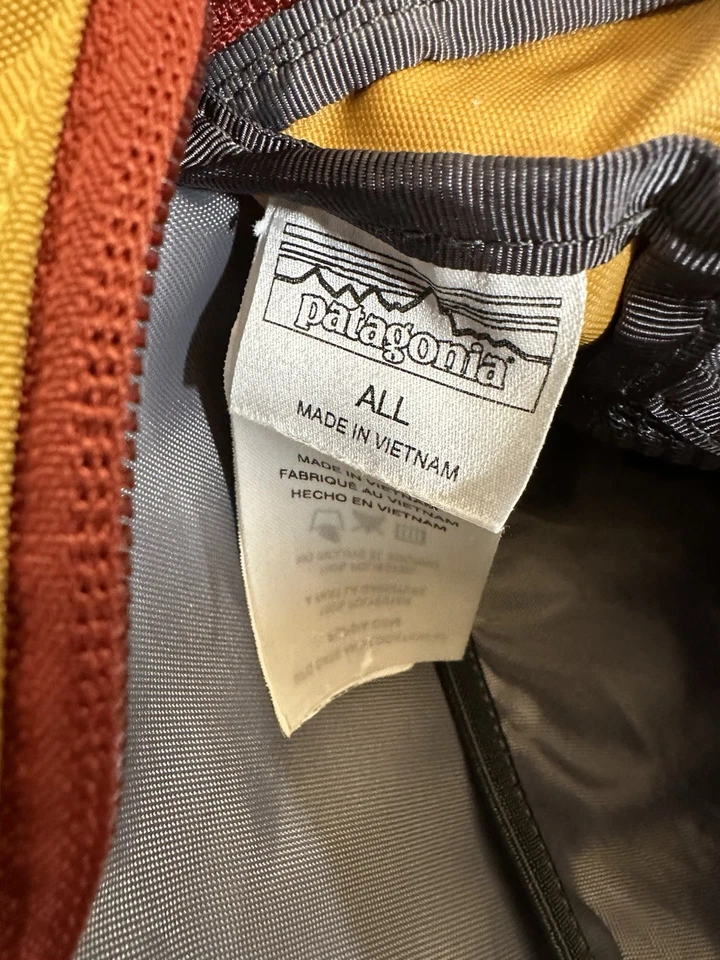 Patagonia Discontinued Popular Color 3-Point Support Model Atom Sling 8L - Image 4 of 4