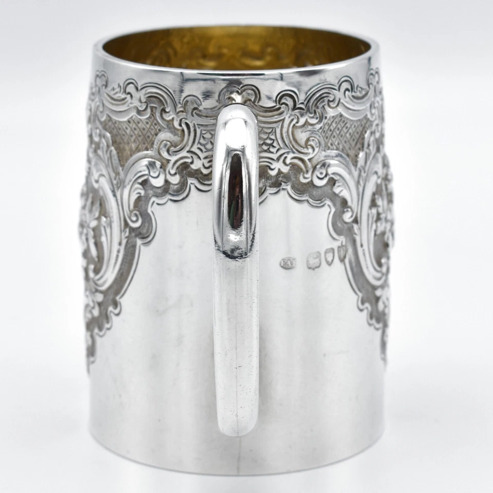 Antigua taza jarra de plata de ley alto relieve victoriano Londres 1894 Foto 3 de 4