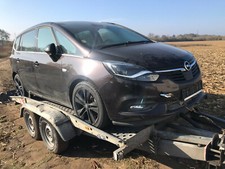 Schlachtfest Opel Zafira 1.6 turbo benzin bj2017 . Alle Teile