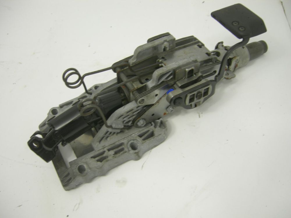 Steering column Audi A6 Avant C5 4B0419502B with height adjustment 2.5 110 kW 150 hp