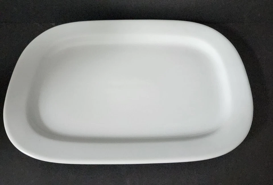 CRATE & BARREL OVAL SERVING PLATTER PORCELAIN MICROWAVE OVEN Plate Tray 13"x9" - Image 4 of 4