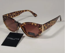 NWT $68 Kendall + Kylie Alexandra Cat Eye Sunglasses Amber Demi/Brown with Case