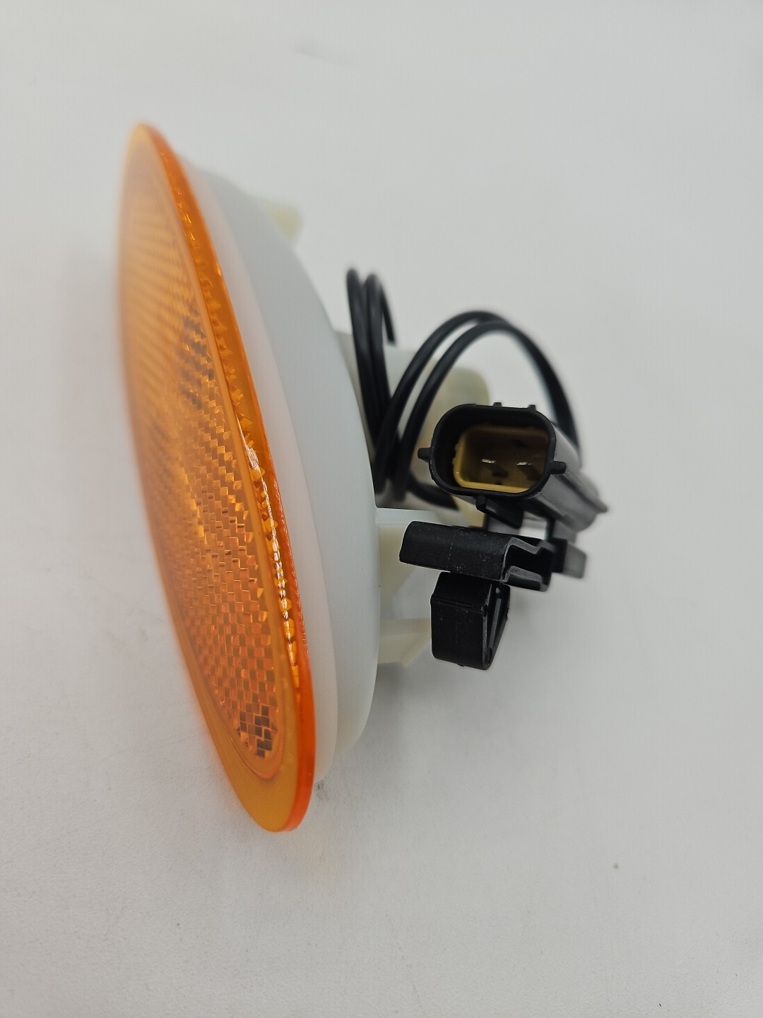 ROLLS ROYCE AND BENTLEY RIGHT HAND FRONT SIDE MARKER LAMP (AMBER) (PM26012PA)