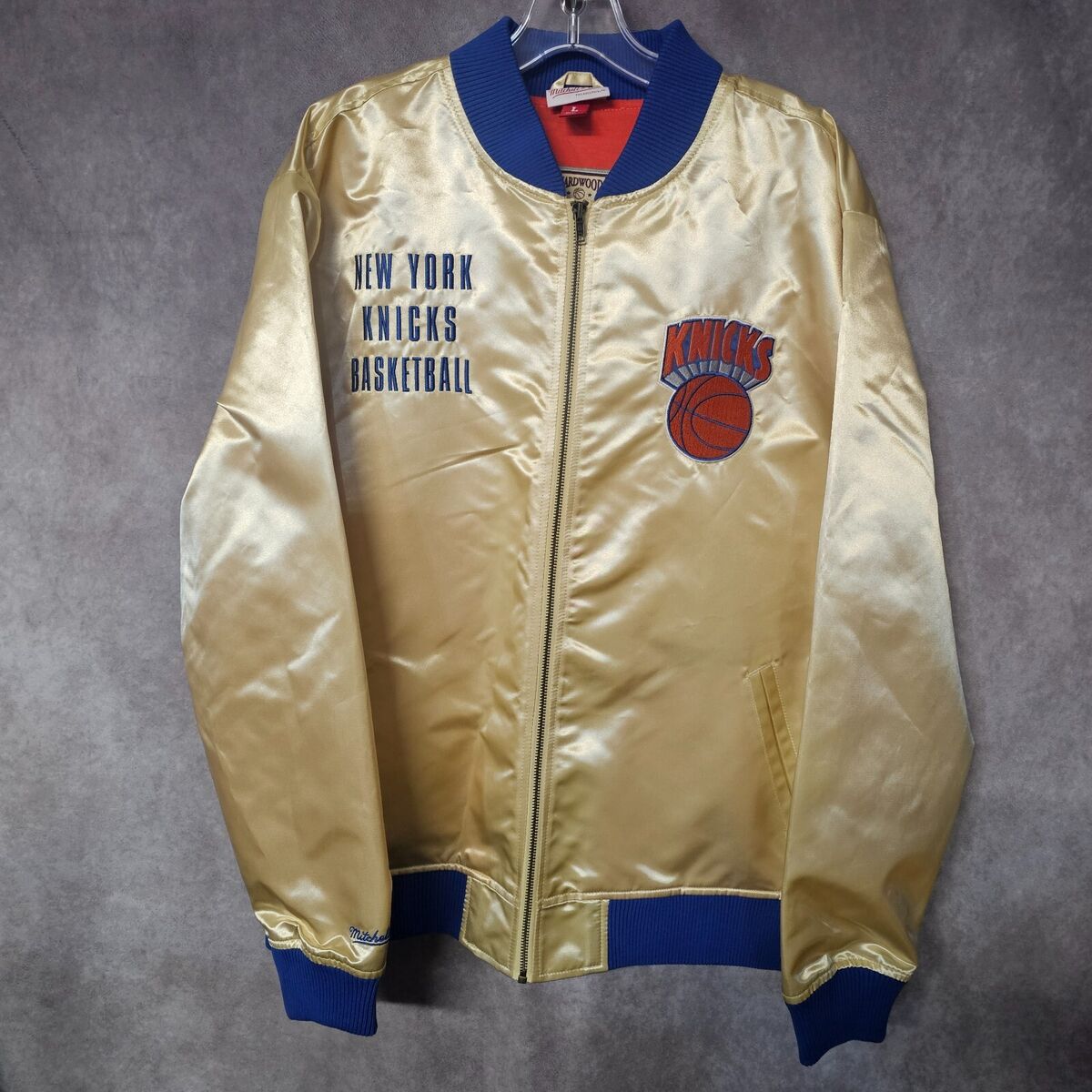 NWT Mitchell & Ness HWC NBA New York Knicks Gold Satin NWT Mitchell & Ness HWC NBA New York Knicks Gold Satin