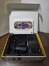 Sony PSP-3001 Console Piano Black with Original Box Charger 2 umd & 2 Games