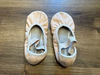 Ballet Capezio  Luna  Style #V100C in ballet pink - size 9 1/2