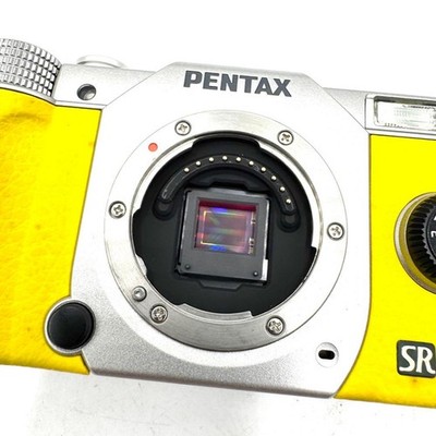 PENTAX Q7 Yellow Mirrorless Camera 02 Standard Zoom Lens Kit