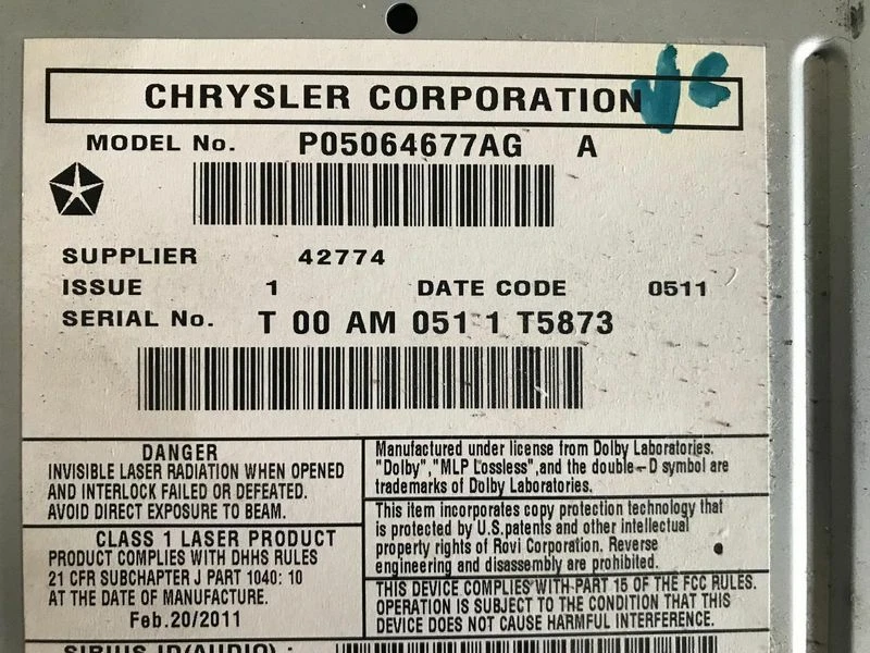 Chrysler 200 2011-2014 receptor de pantalla de radio AM FM CD DVD SAT Face ID RBZ fabricante de equipos originales  Foto 4 de 4