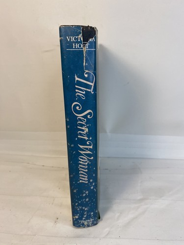 The Secret Woman Hardcover – Unabridged, January 1, 1970 by Victoria Holt - Picture 3 of 4