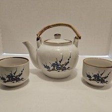 Japanese Style Floral Teapot Bamboo Handle With Matching Cups