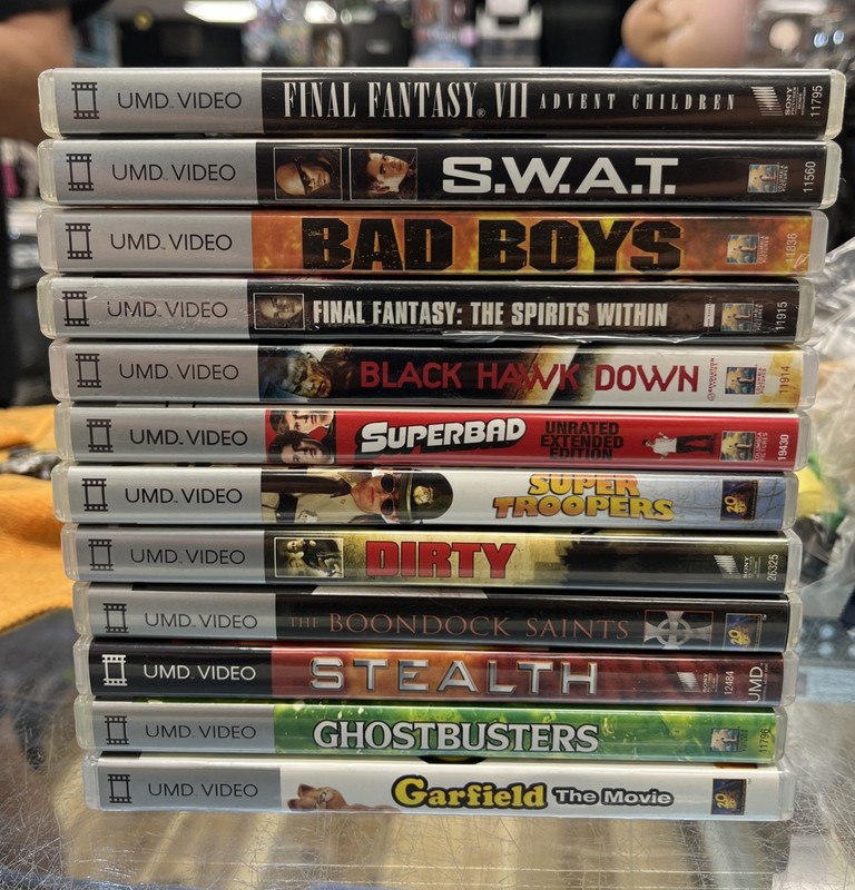 LOT OF 12 PSP UMD VIDEO Movies Boondock Saints Ghostbusters Garfield Superbad