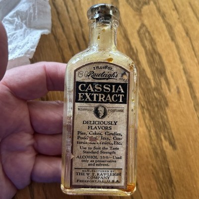 VINTAGE EMPTY Rawleigh's Cassia Extract for Desserts with Cork made in Canada!