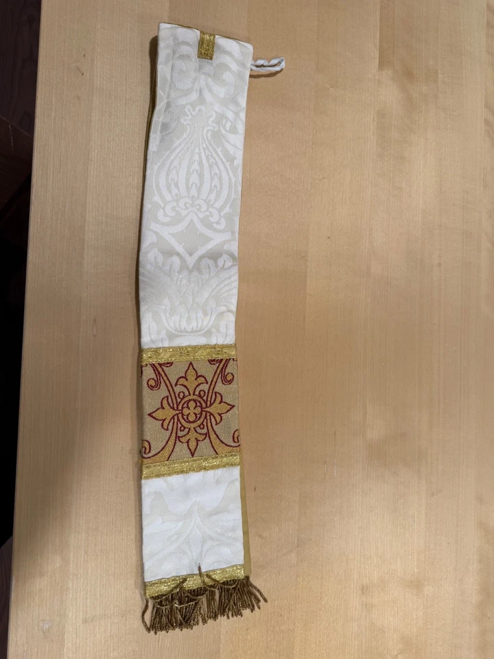 Juego de masa baja gótico Luzar blanco y dorado Foto 4 de 4