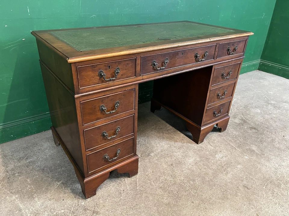 Vintage 8 Drawer Twin Double Pedestal Desk - Image 4 of 4