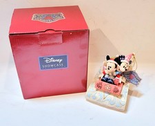 Enesco Jim Shore Disney Mickey and Minnie Sle...
