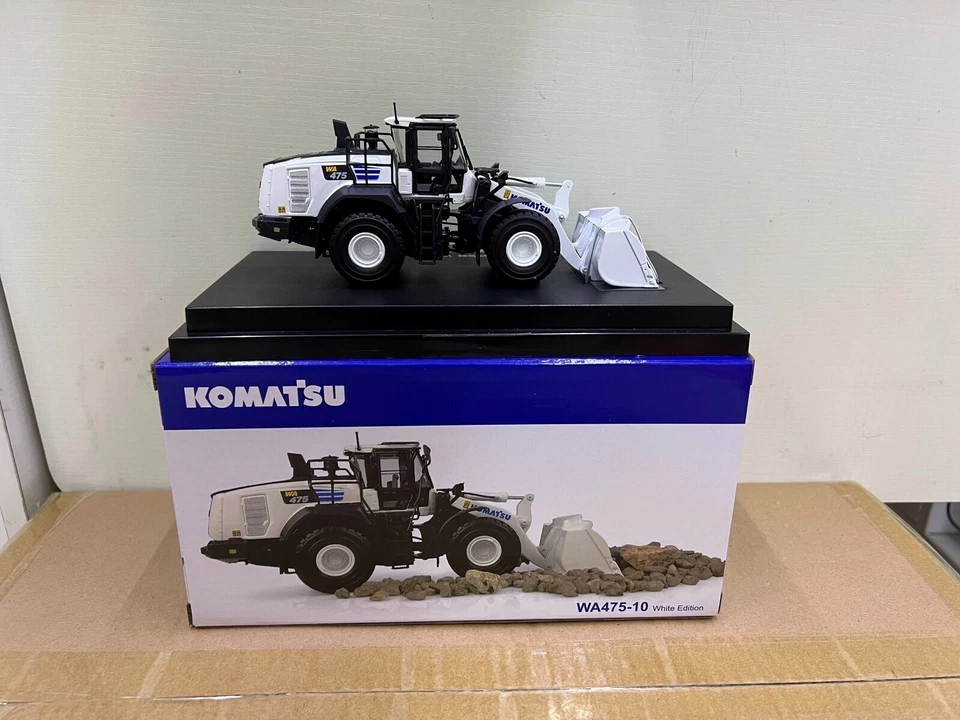 Komatsu WA475-10 Wheel Loader - White - Universal Hobbies 1:50 Scale #UH8182 New - Image 4 of 4