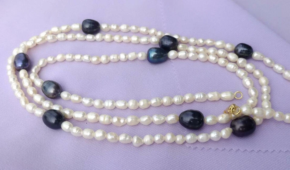 40" Incredible Design South Sea Natural Rice White + Big Black Pearl Necklace - Image 4 of 4