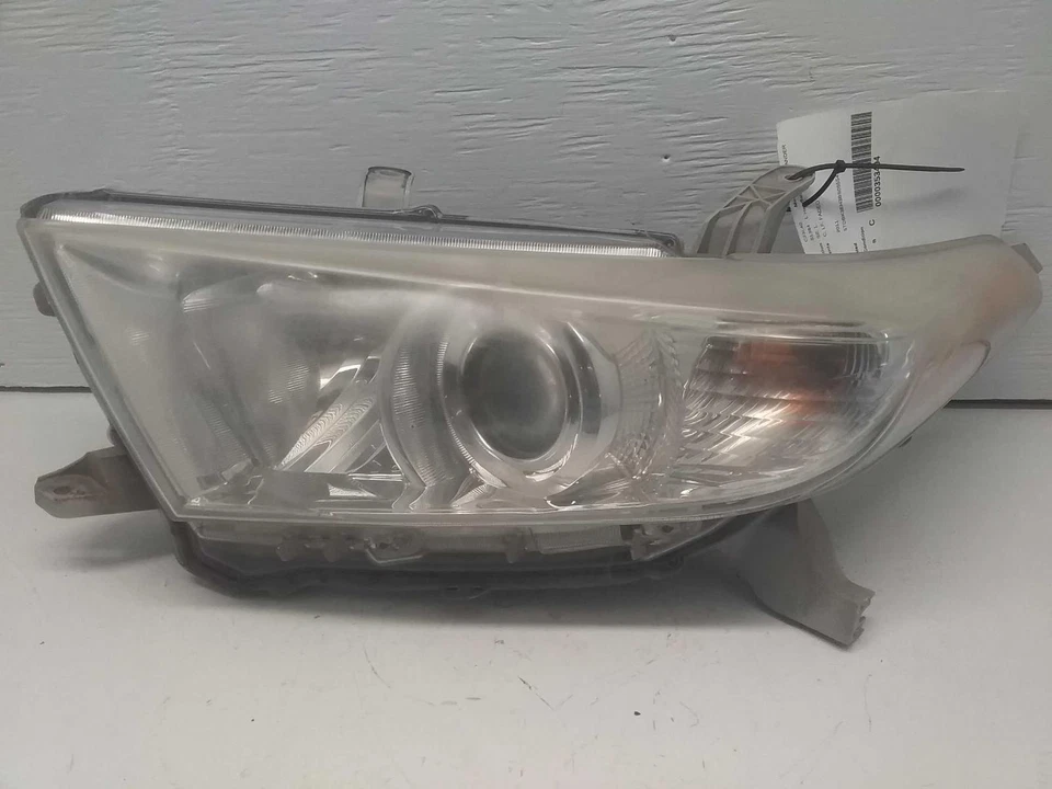Used Left Headlight Assembly fits: 2011 Toyota Highlander Base L. Left Grade C Foto 2 de 4