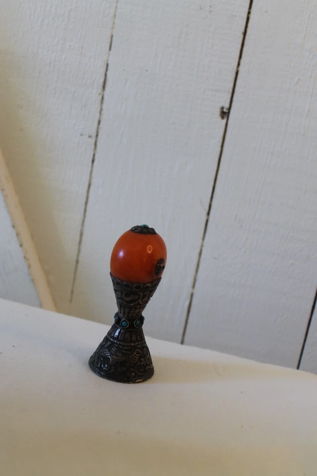 Vintage tallado a mano con sello/sello de plata tibetana y turquesa y resina de copal 3,5" Foto 3 de 4