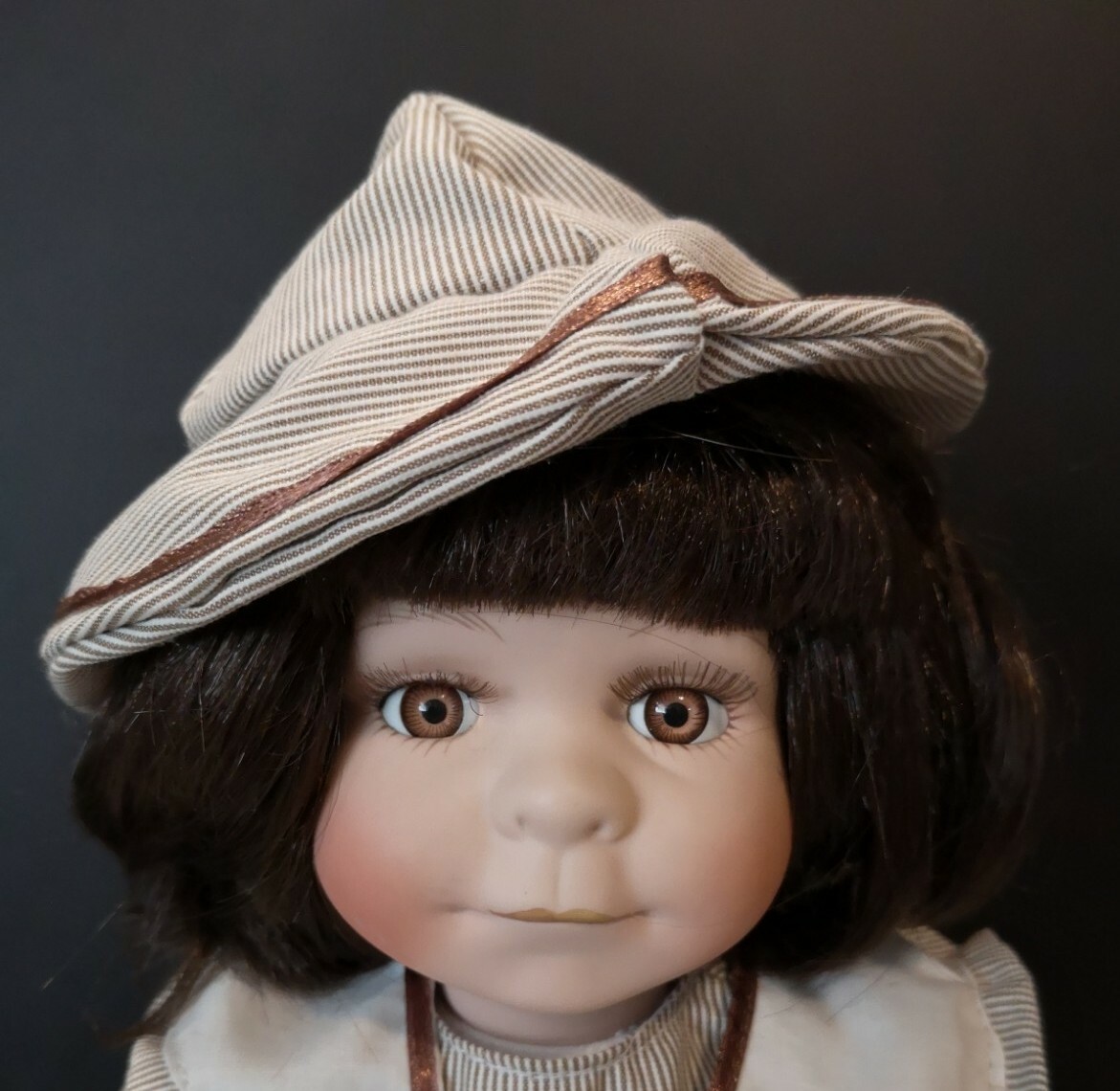 Vintage 1996 Vanessa Collection Doll Serie 1996 "The Collector's