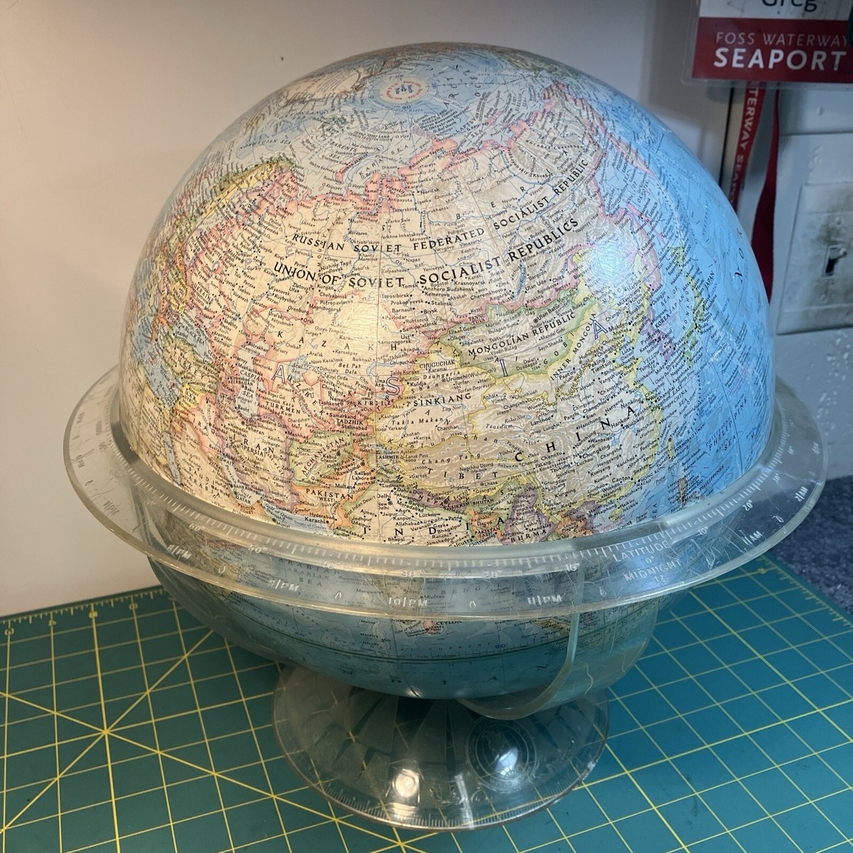 National Geographic / ナショナルジオグラフィック 地球儀 Vintage 1961 12” Diameter National Geographic World Globe With